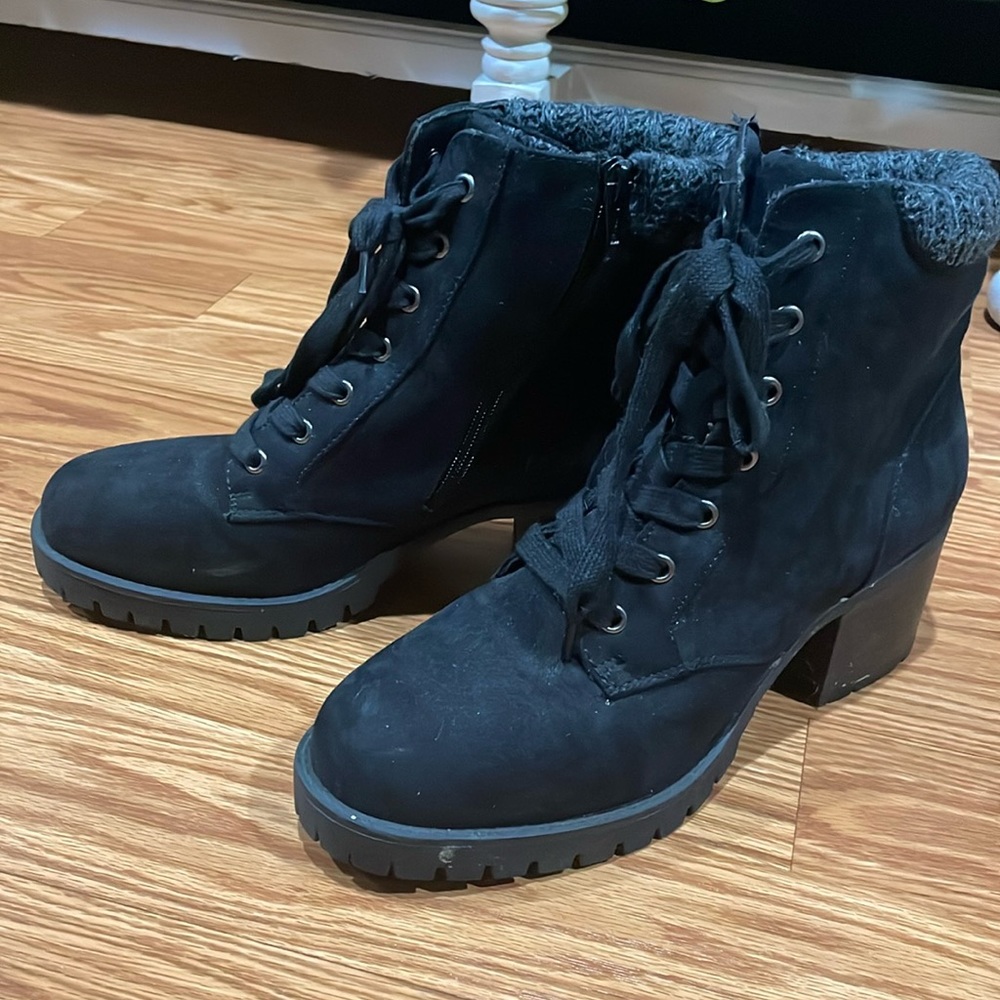 Universal Thread ankle boots